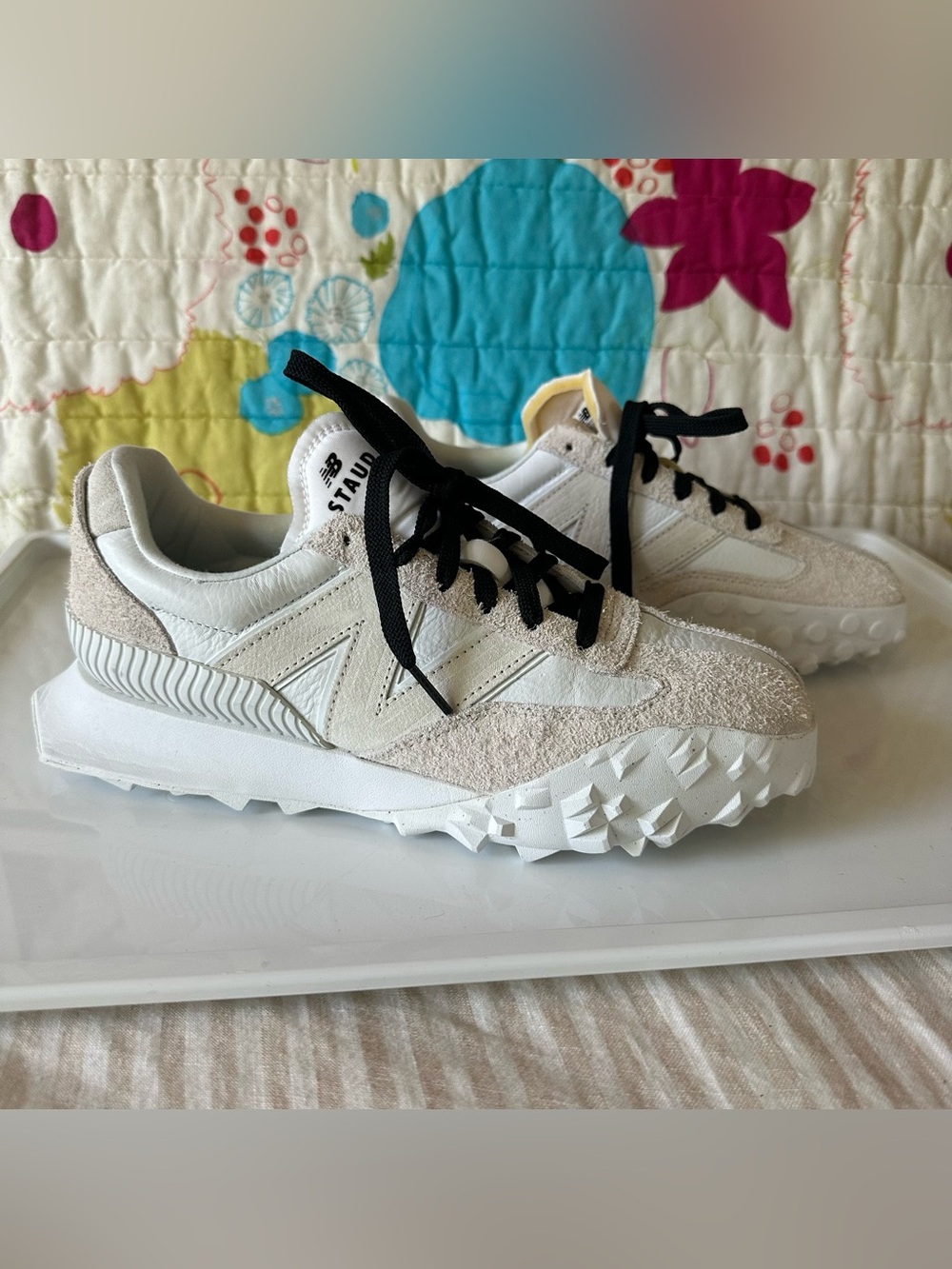 staud x new balance xc-72 sneakers in moonbeam / size w8/m6.5